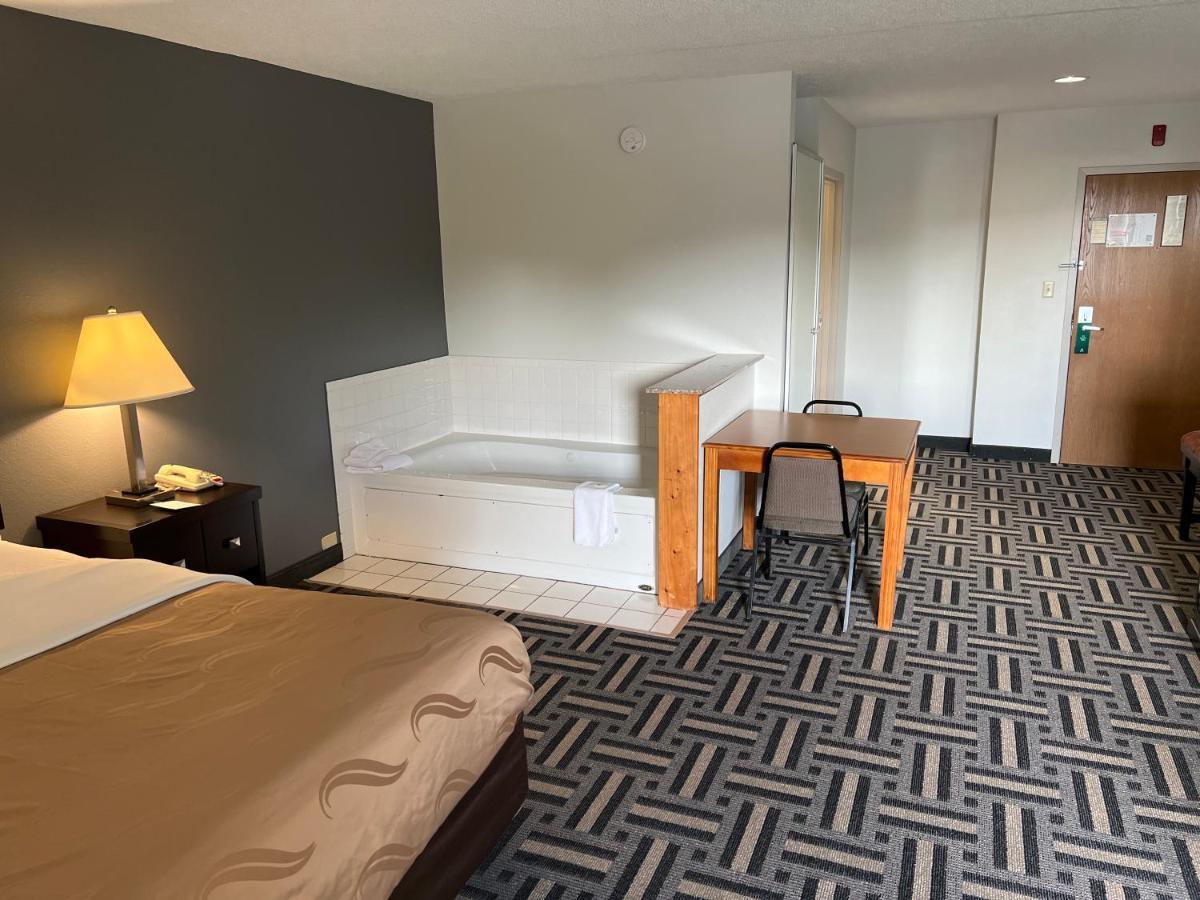 Quality Inn & Suites Rosemount Екстер'єр фото